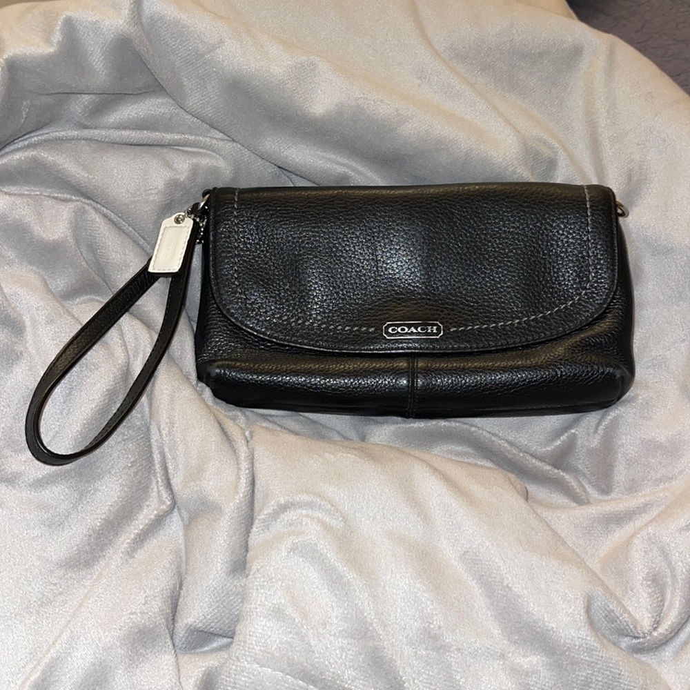 COACH ❤️ wristlet or clutch BAG